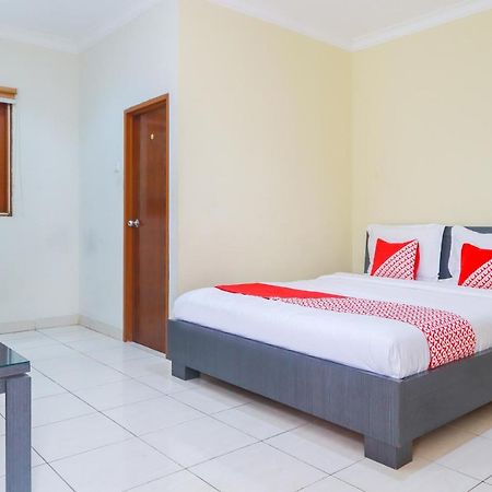 Oyo 2196 Ss Homes Jakarta Exteriör bild