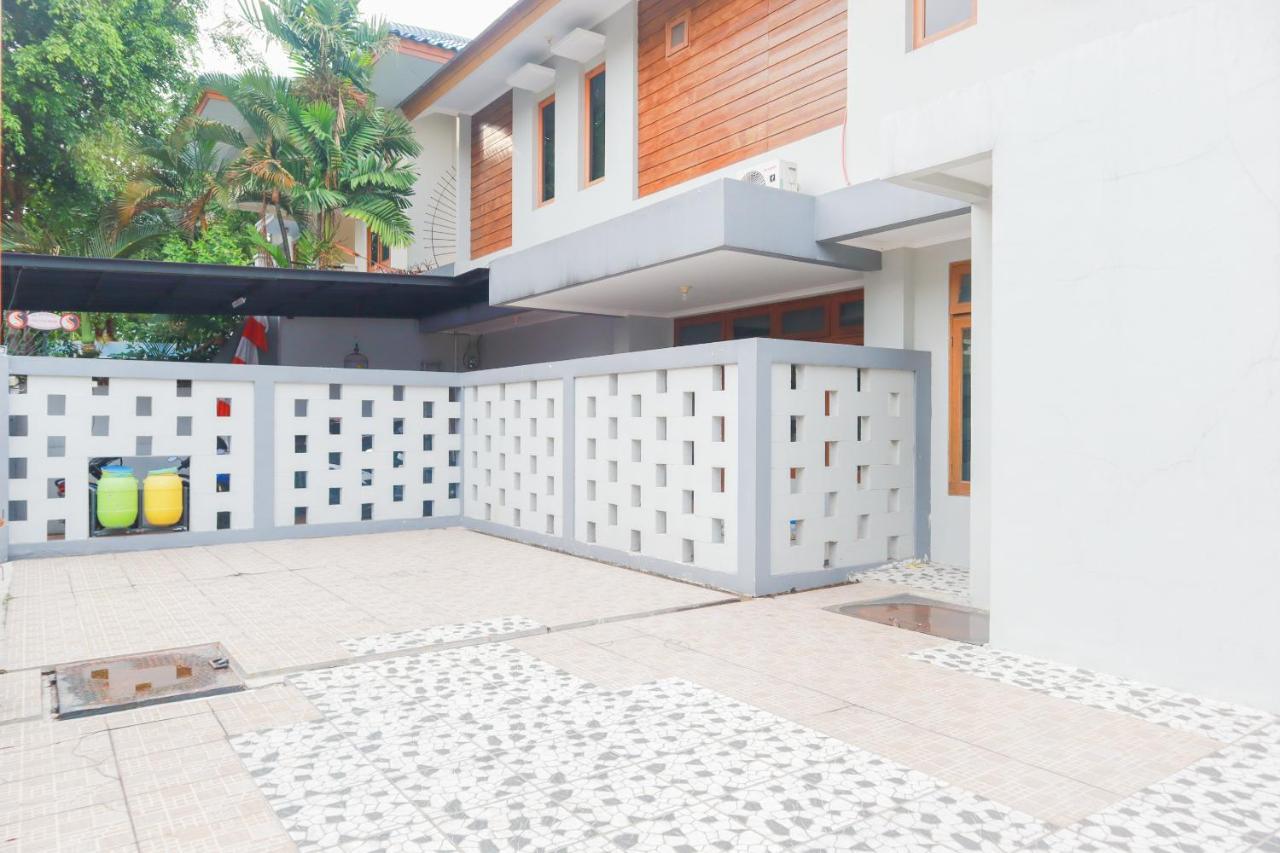 Oyo 2196 Ss Homes Jakarta Exteriör bild