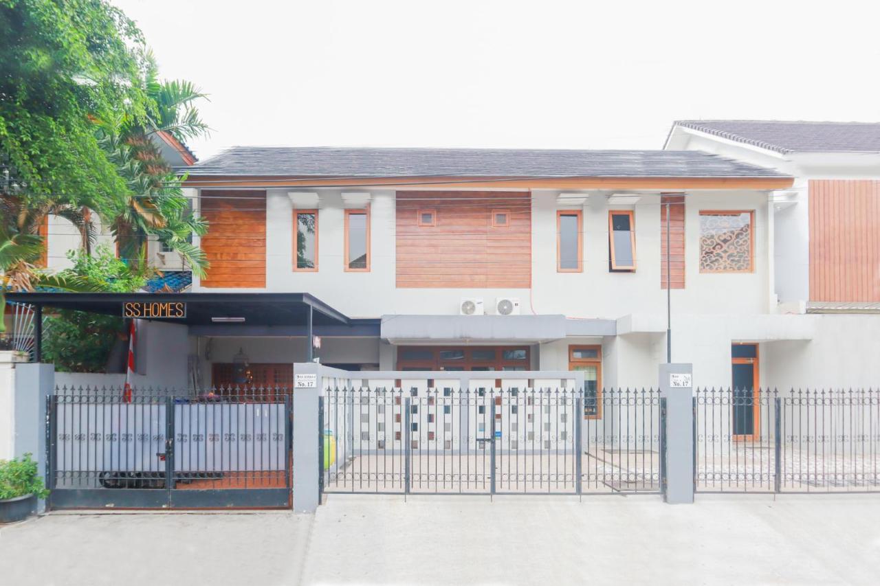 Oyo 2196 Ss Homes Jakarta Exteriör bild