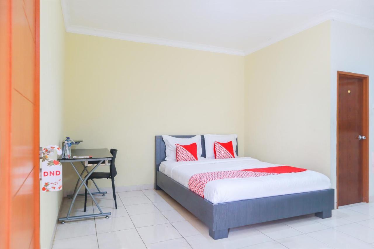 Oyo 2196 Ss Homes Jakarta Exteriör bild