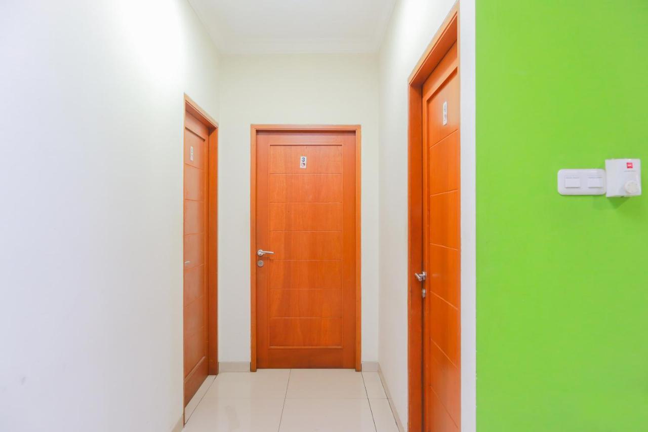 Oyo 2196 Ss Homes Jakarta Exteriör bild